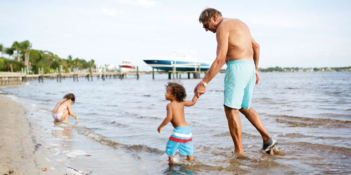 Joe Namath lives up the Jupiter FL with his grandson Nico