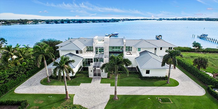 Luxury Home Builder in Jupiter FL Talks About Building Along the Intracoastal
