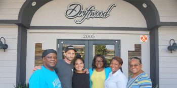 Driftwood Resturant Owners Team Up With Hey Sandy! PR to to Prepare a Traditional Bahamian Sunday Dinner